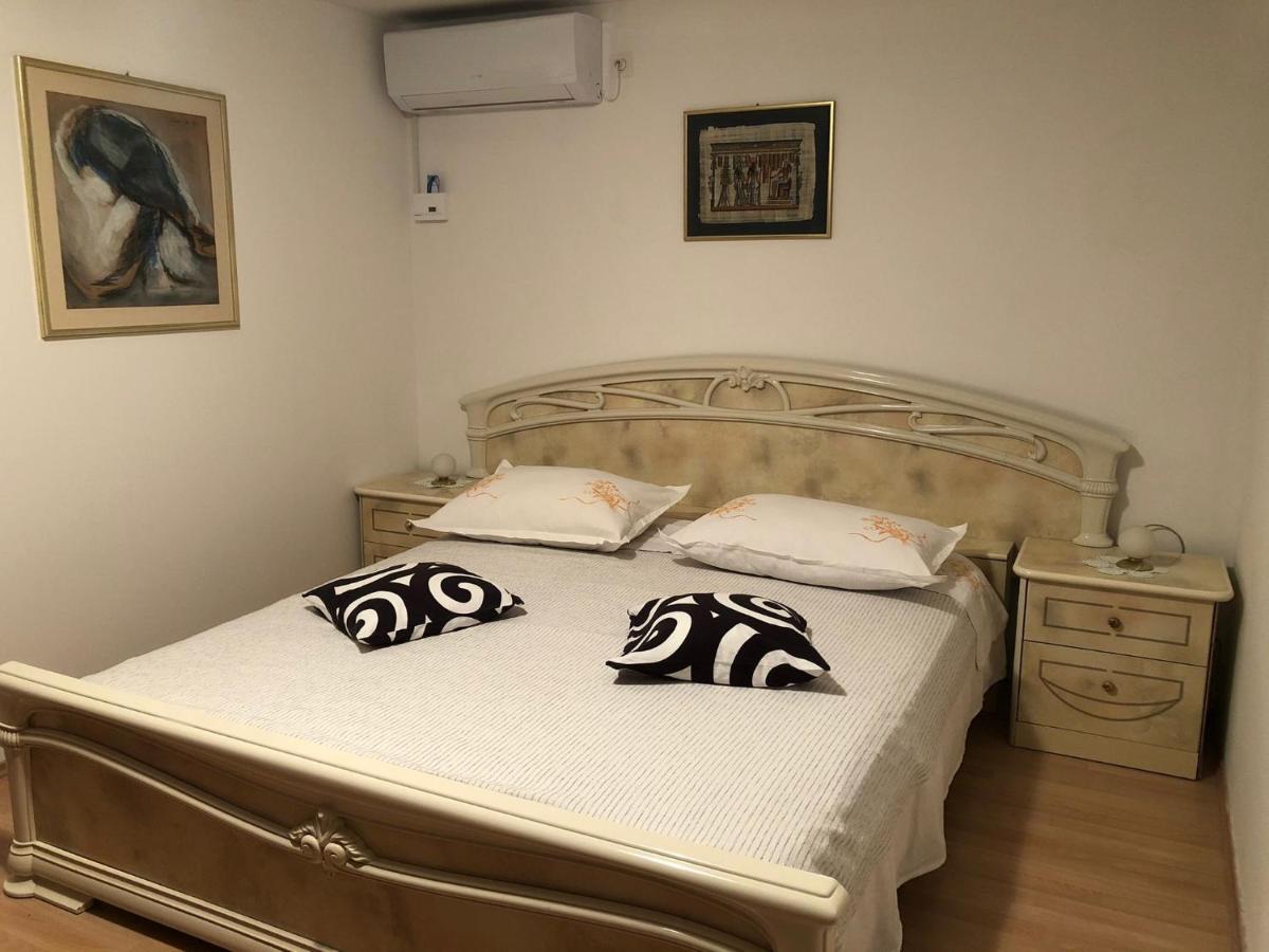 Apartment Danka Omis Exterior photo
