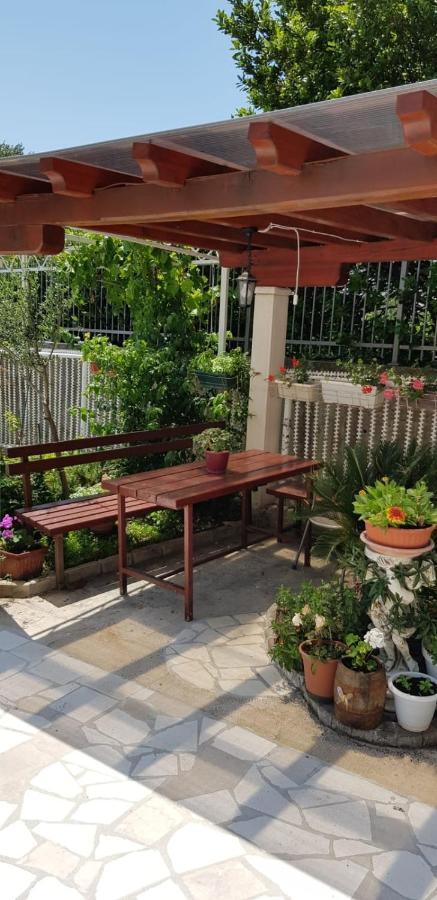 Apartment Danka Omis Exterior photo