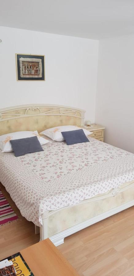 Apartment Danka Omis Exterior photo