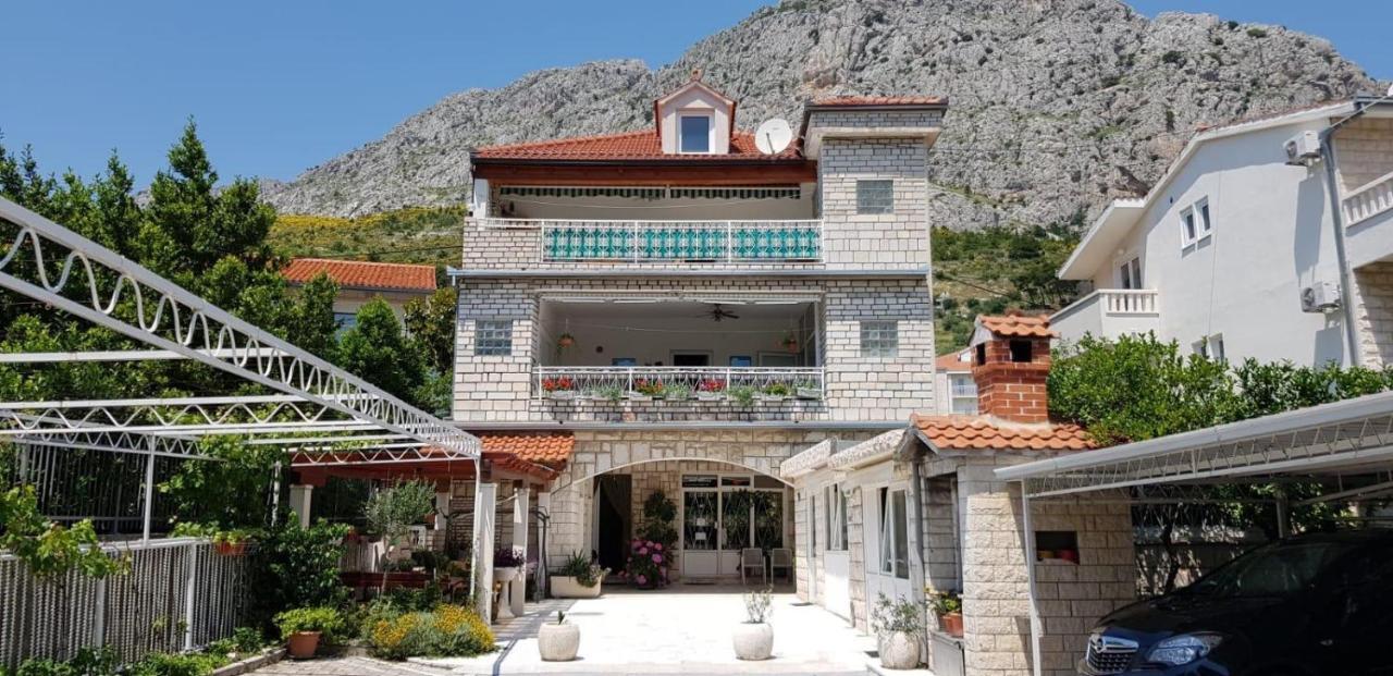 Apartment Danka Omis Exterior photo