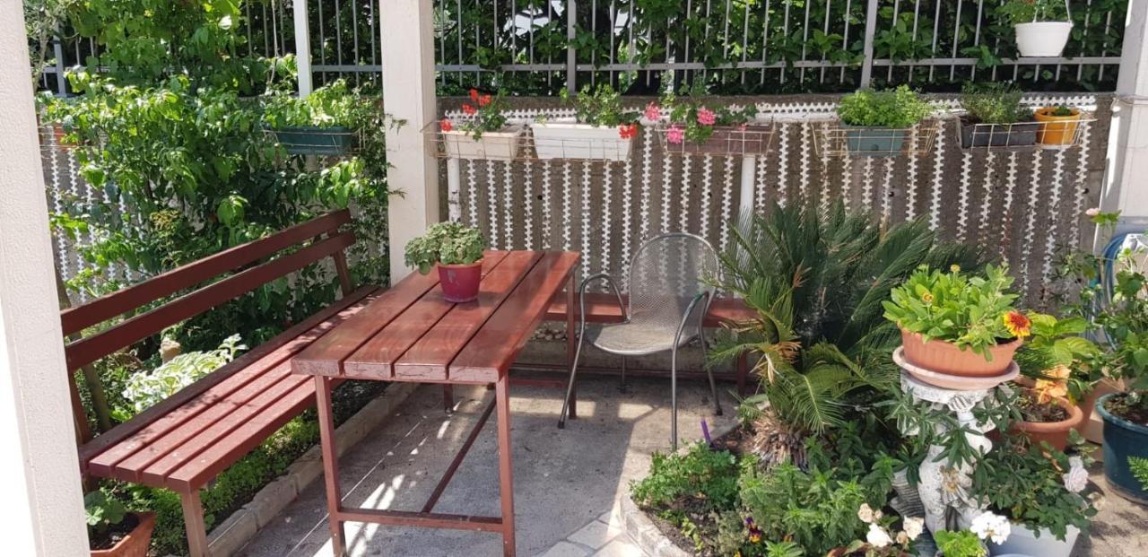 Apartment Danka Omis Exterior photo